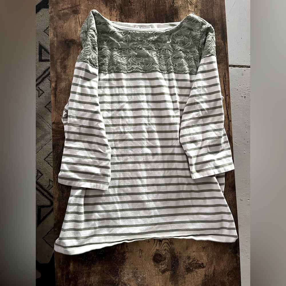 D&Co Shirt, Size M